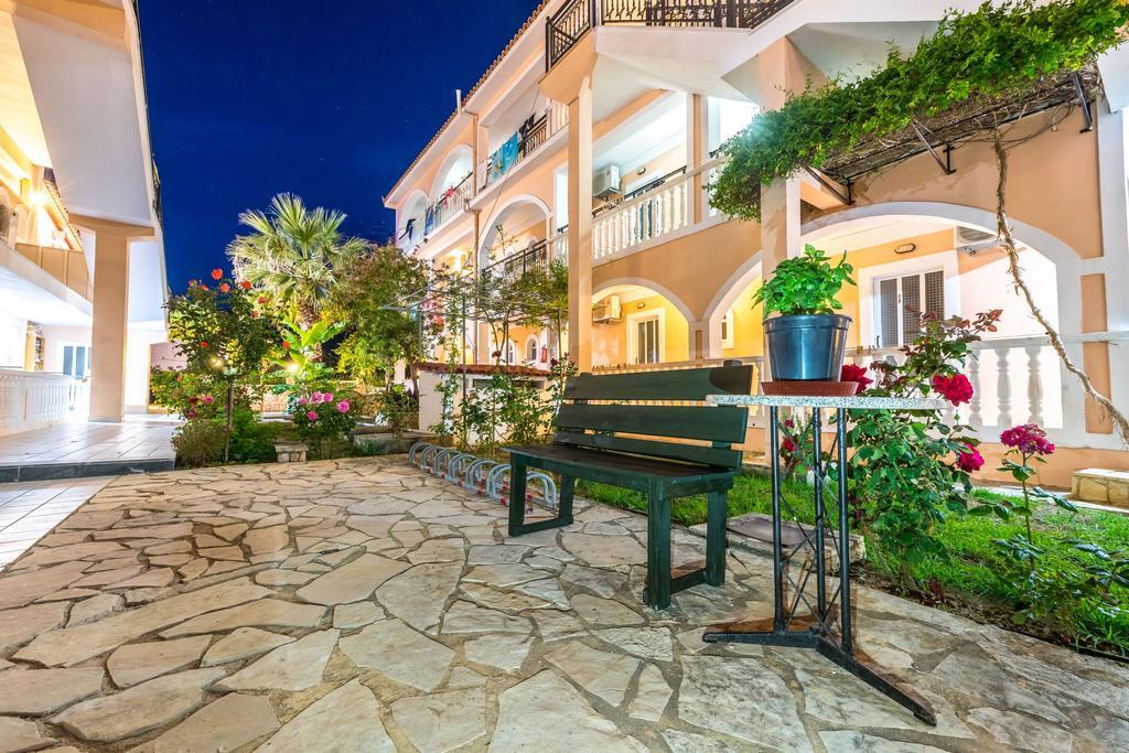 Athina Apartments Zakynthos Town Exterior foto